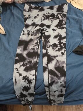 Mono B Black and White Tie-Dye Ribbed Sports Leggings